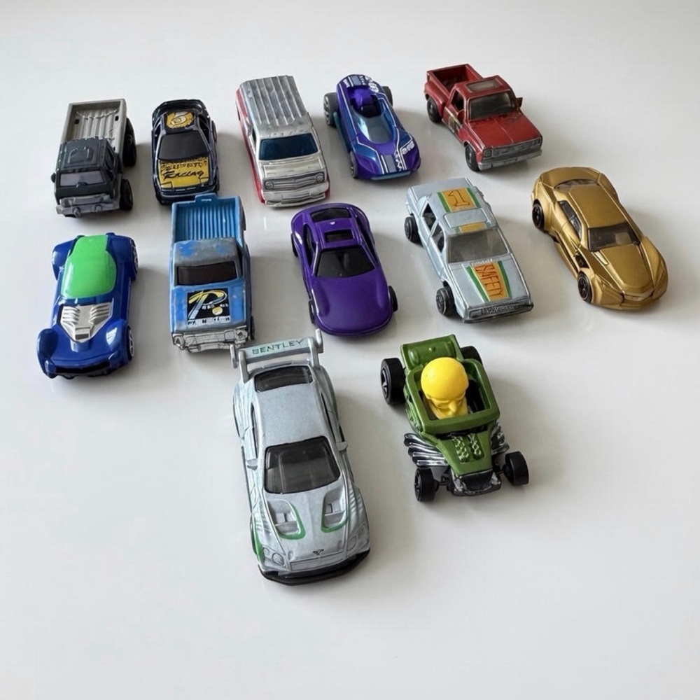Hot Wheels lot of the 12 cars/trucks. #6